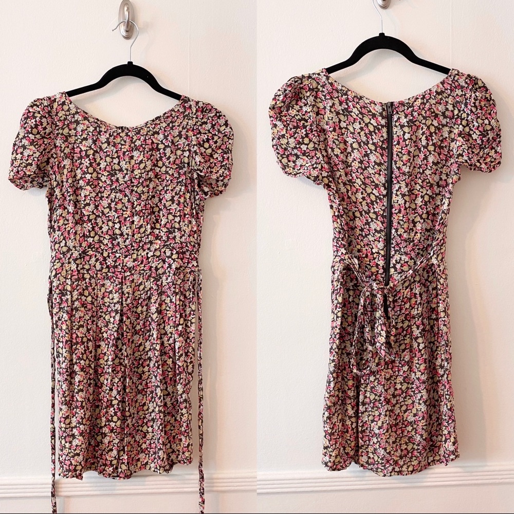 Forever 21 Floral Mini Dress Size Small